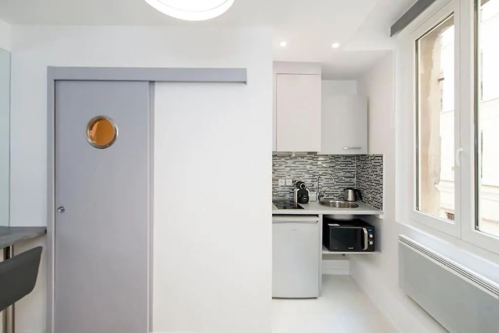 Rue Saint Denis - 02 Apartment