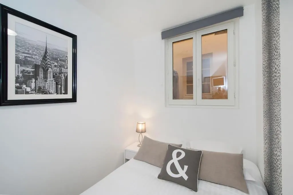 Rue Saint Denis - 02 Apartment